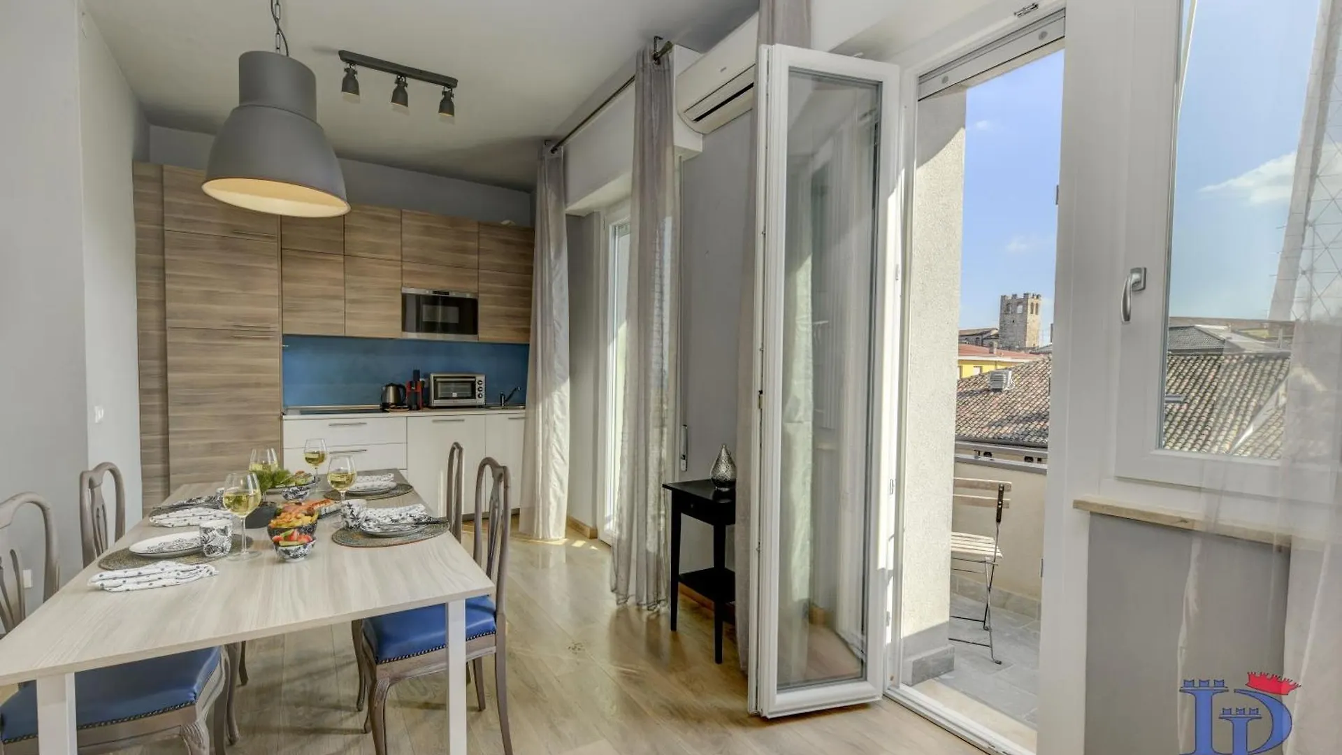 Apartment Ferienwohnung DesenzanoLoft SMILE'S Desenzano del Garda Italien